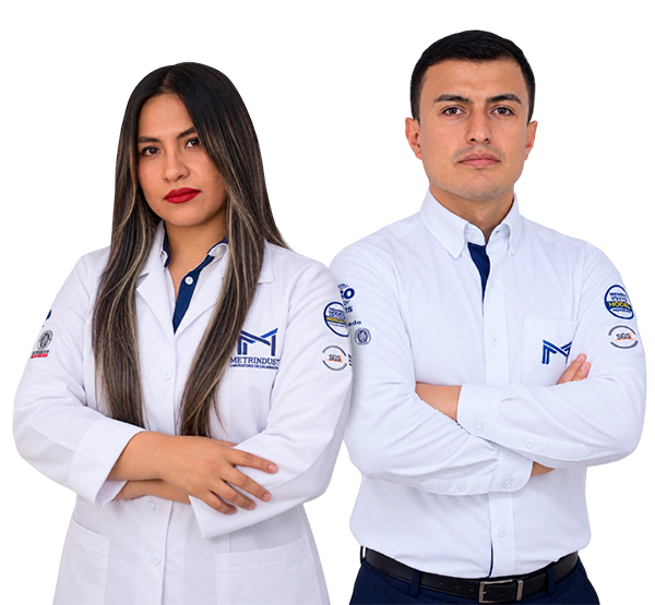 Profesionales de METRINDUST: personal de laboratorio y equipo comercial